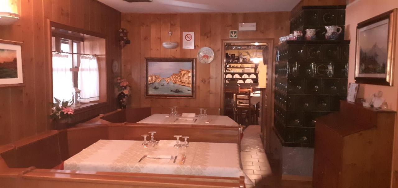 פרום Albergo Nuoitas מראה חיצוני תמונה