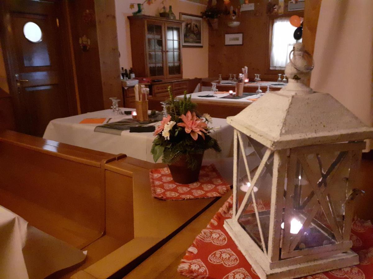 פרום Albergo Nuoitas מראה חיצוני תמונה