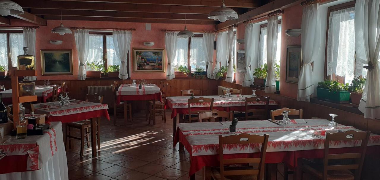 פרום Albergo Nuoitas מראה חיצוני תמונה