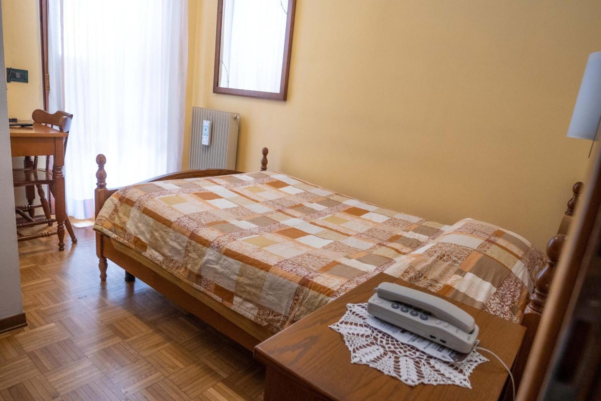 פרום Albergo Nuoitas מראה חיצוני תמונה